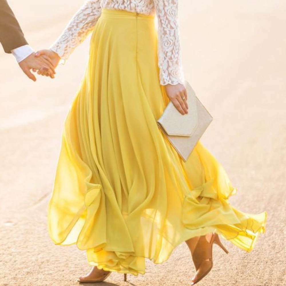Yellow chiffon layered maxi skirt Size. XSMALL - Picture 2 of 5